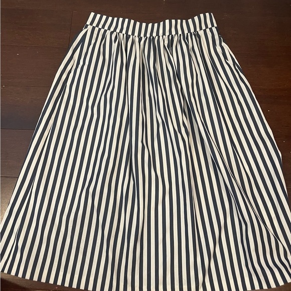 NWT ZARA NAVY STRIPED SKIRT large - Picture 1 of 6